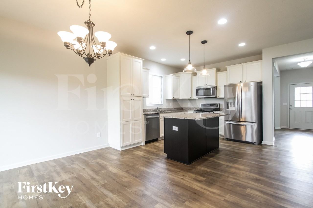 6924 Park Grove Blvd - Photo 6 of 15