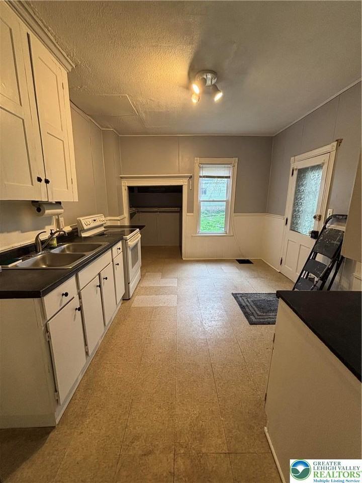 30 S 3rd St - Photo 5 of 14