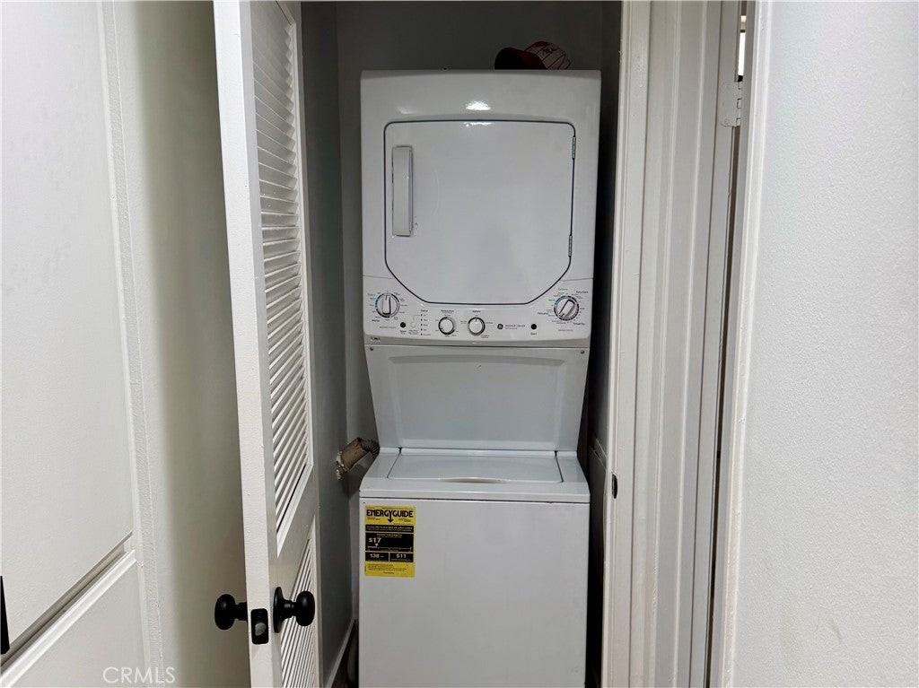 460 Golden Ave - Photo 6 of 10