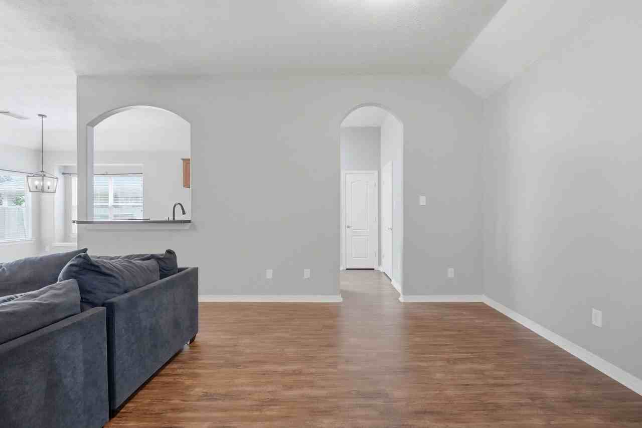 2313 Perkins Crossing Dr - Photo 6 of 36
