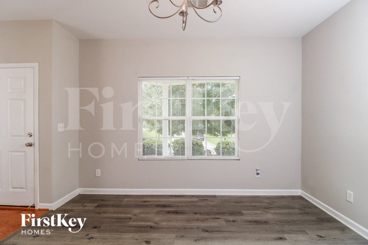 1810 Beeson Park Ln - Photo 3 of 15
