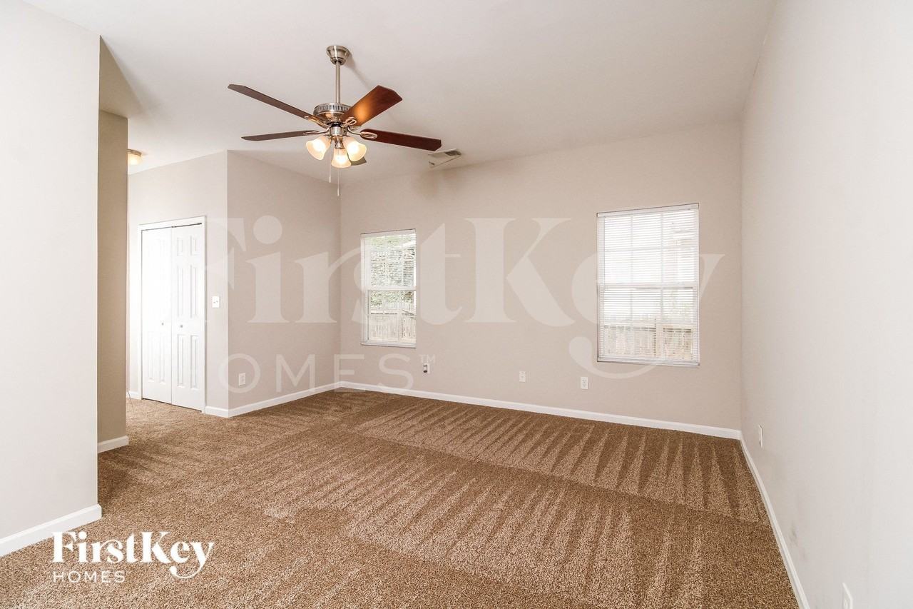 1810 Beeson Park Ln - Photo 5 of 15