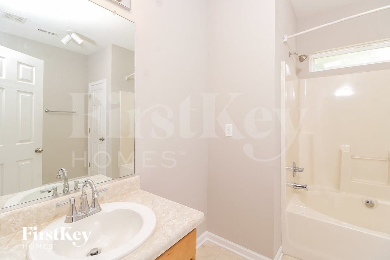 1810 Beeson Park Ln - Photo 7 of 15