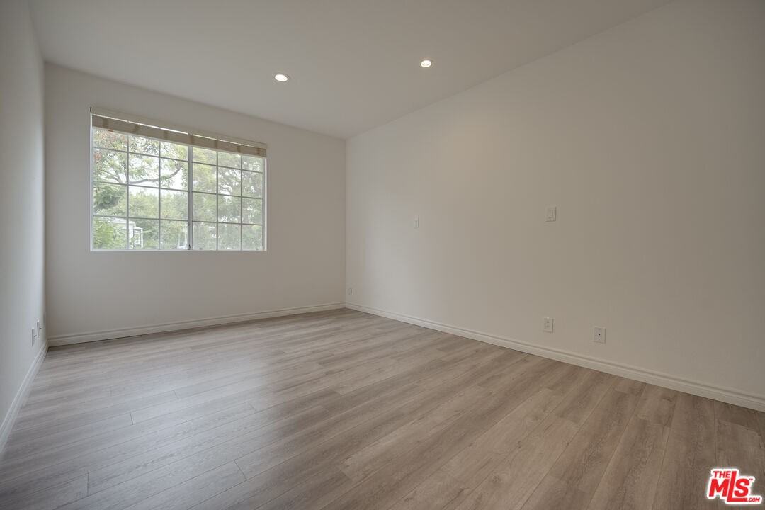 9800 Vidor Dr #101 - Photo 4 of 8
