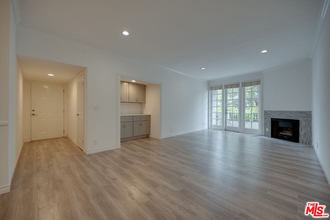 9800 Vidor Dr #101 - Photo 6 of 8