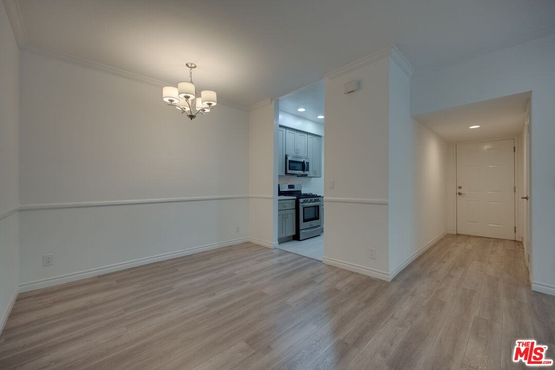 9800 Vidor Dr #101 - Photo 7 of 8