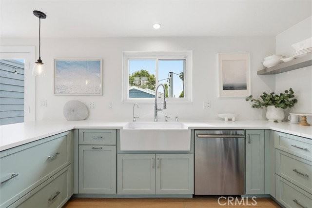 704 S Broadway #L - Photo 2 of 8