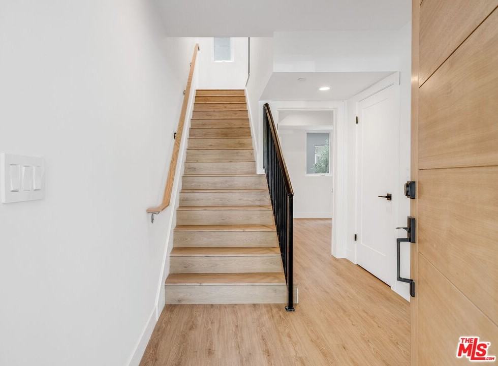1433 S Crescent Heights Blvd - Photo 2 of 8