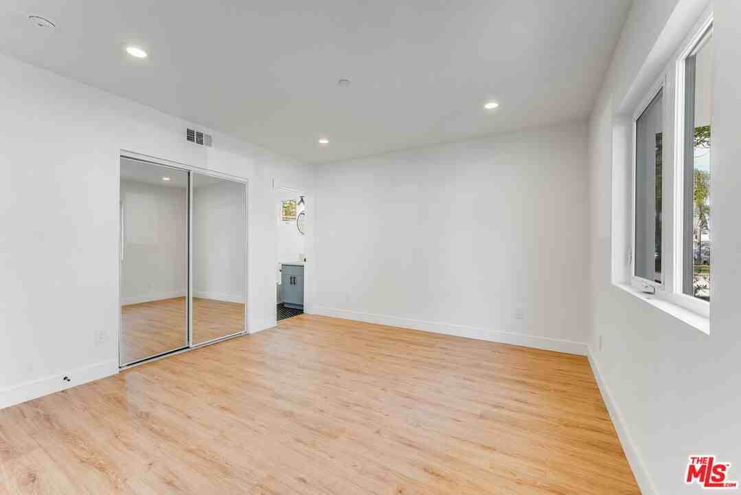 1433 S Crescent Heights Blvd - Photo 4 of 8
