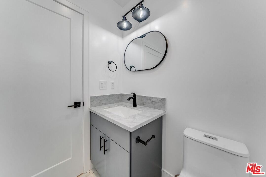 1433 S Crescent Heights Blvd - Photo 7 of 8