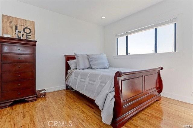 1208 10th St - Photo 7 of 8