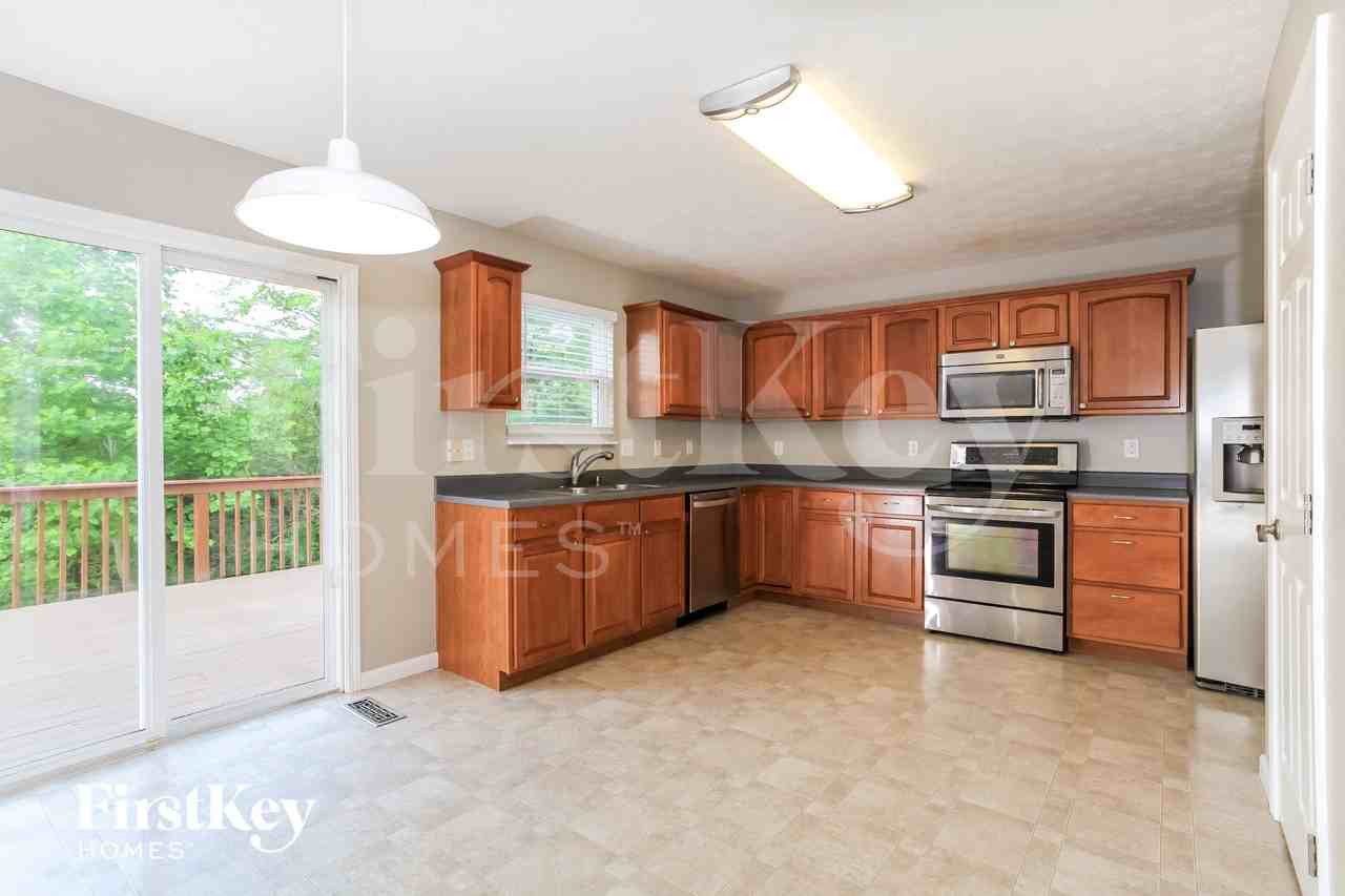 6311 Sara Ct - Photo 6 of 16