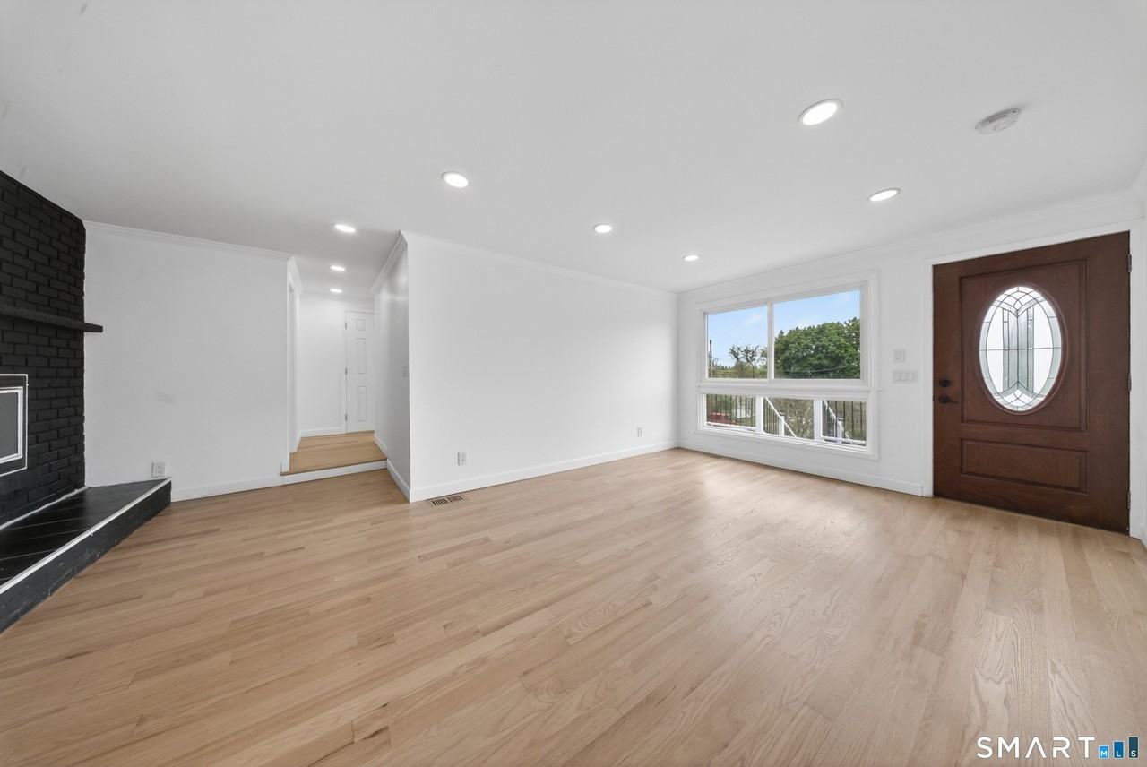 207 Hillcrest Rd - Photo 5 of 28