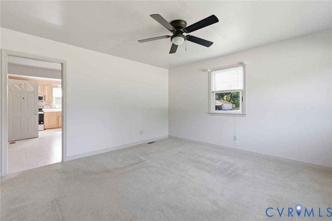 15219 Spruce Ave - Photo 5 of 23