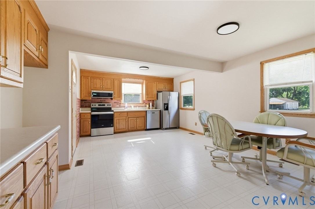 15219 Spruce Ave - Photo 7 of 23