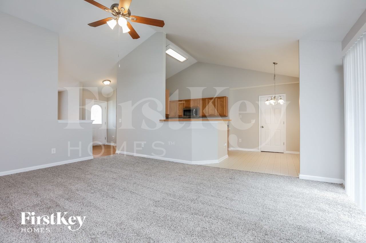 515 Keith St - Photo 3 of 16