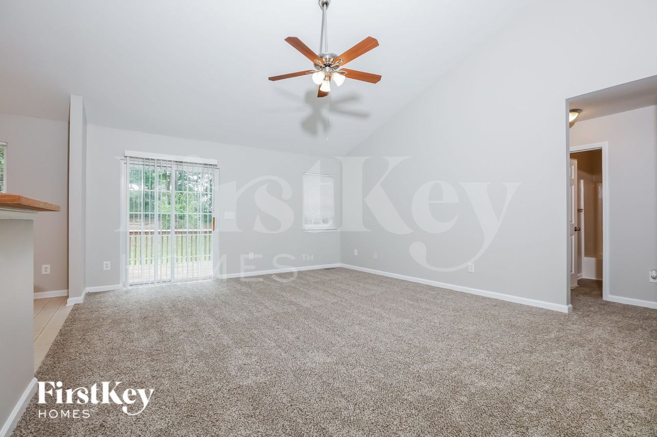 515 Keith St - Photo 5 of 16