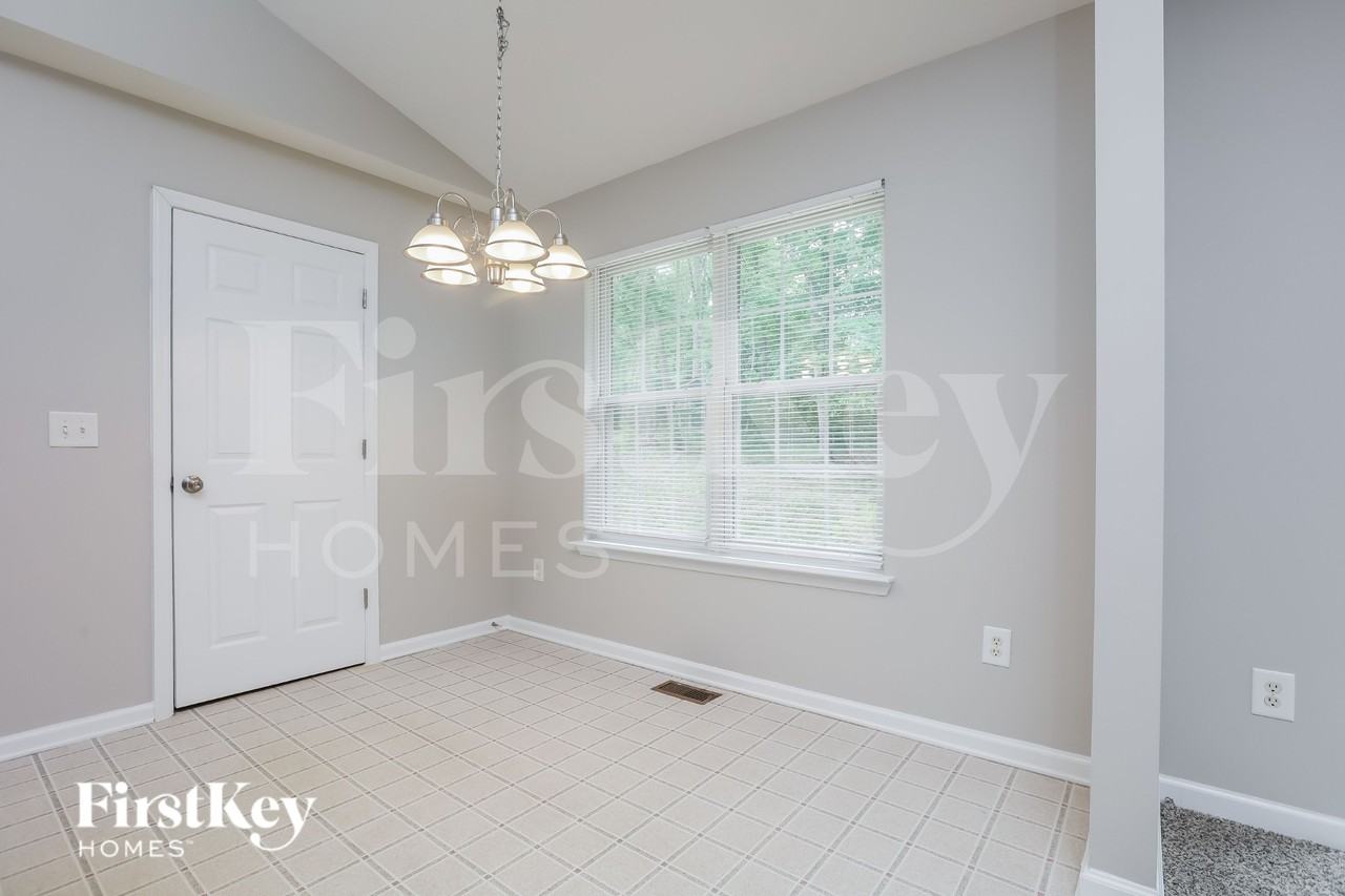 515 Keith St - Photo 7 of 16