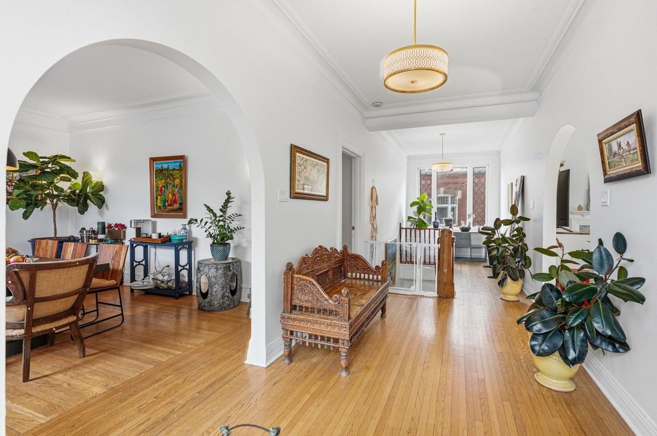 735 Av Davaar - Photo 2 of 28