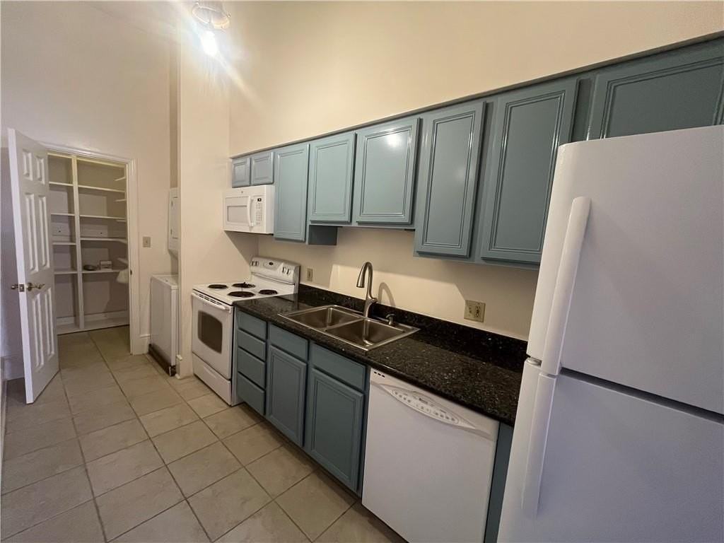 237 Dauphine St - Photo 3 of 19