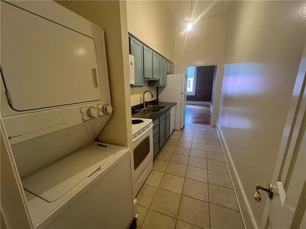 237 Dauphine St - Photo 5 of 19