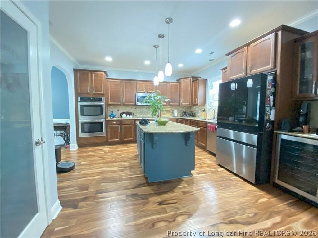 351 Maplewood Dr - Photo 3 of 16