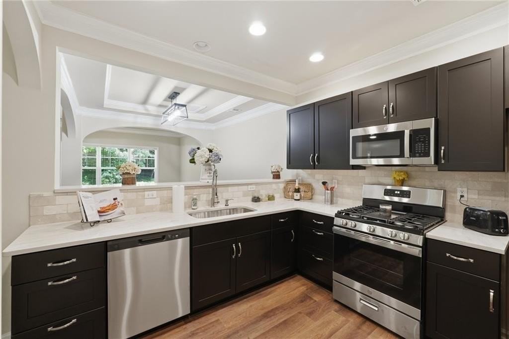5325 Donehoo Ct - Photo 4 of 10