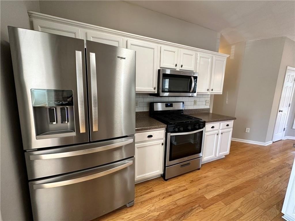 2403 Walnut Tree Ln - Photo 2 of 49