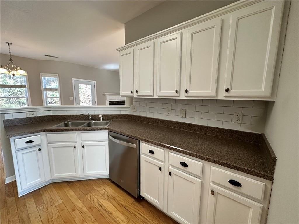 2403 Walnut Tree Ln - Photo 3 of 49
