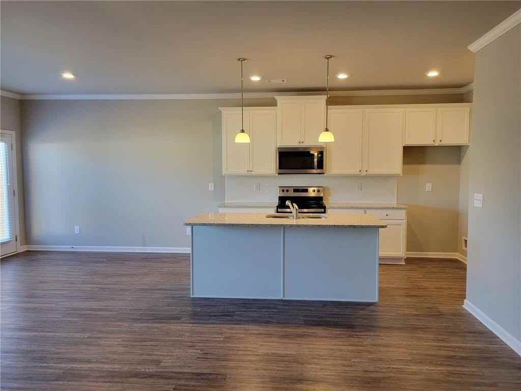5205 Fox Den Rd - Photo 6 of 19