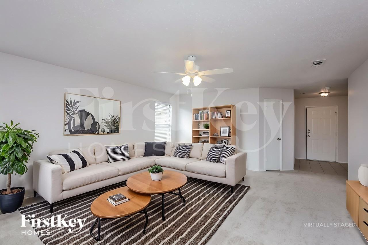 5308 Newcastle Ln - Photo 4 of 19