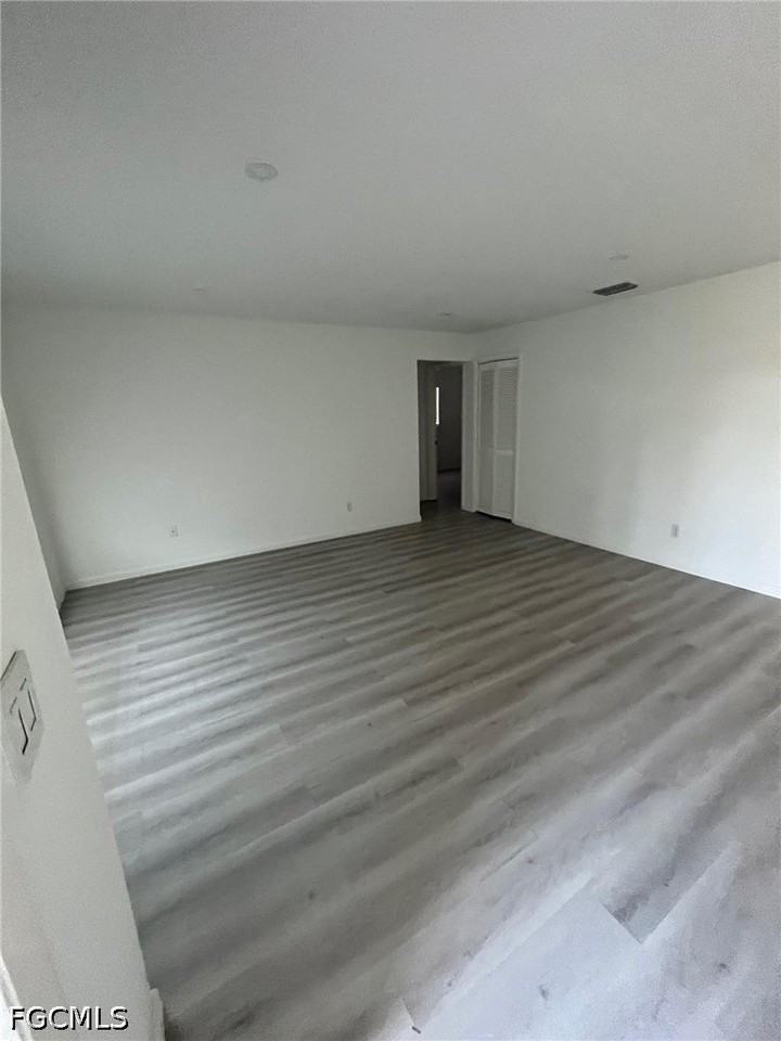 1402 Se 34th St - Photo 4 of 17