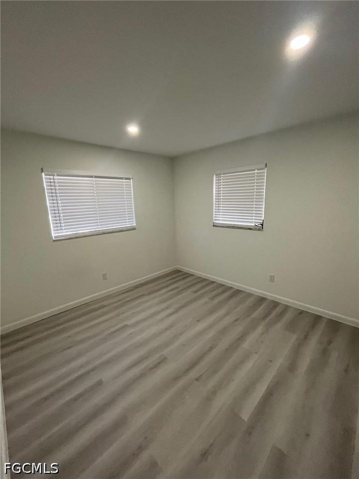 1402 Se 34th St - Photo 5 of 17
