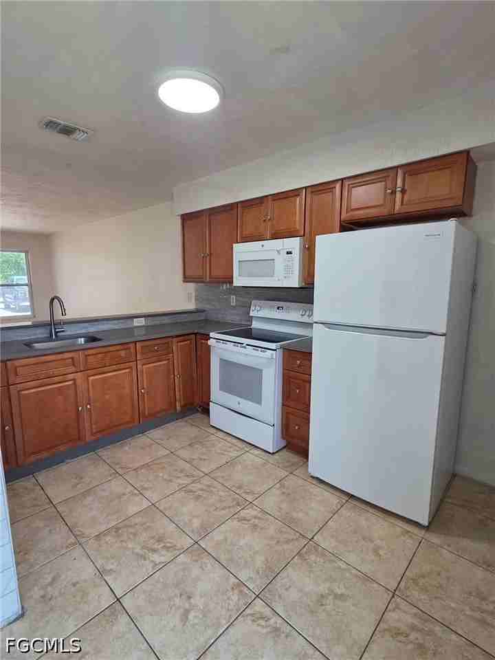 219 Beth Stacey Blvd - Photo 5 of 12