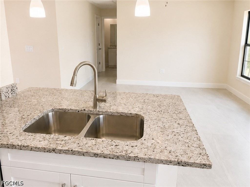 2601 48th St W - Photo 4 of 18