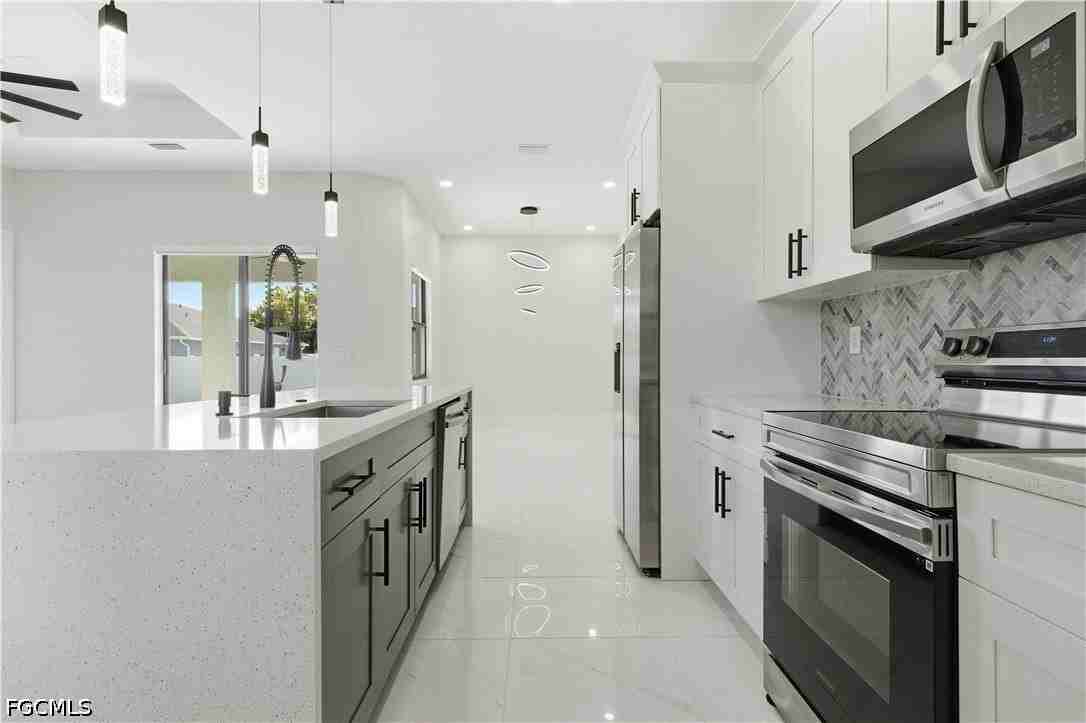 1442 Ne 33rd Ln - Photo 7 of 32