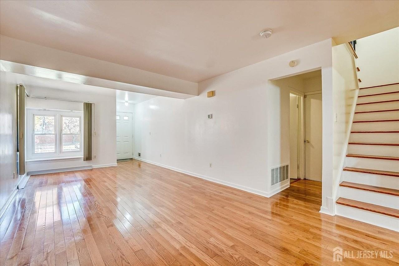 536 Elsie Ave - Photo 2 of 25