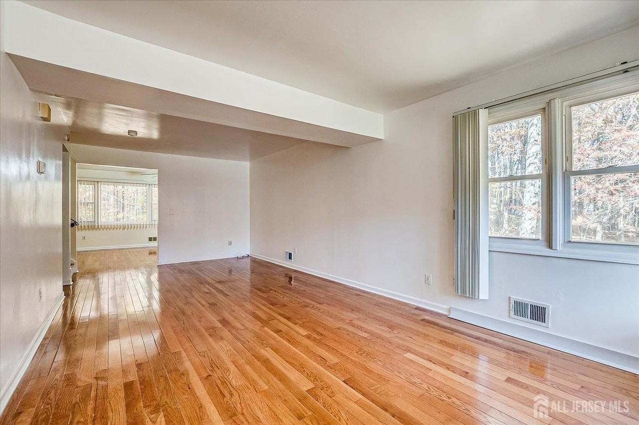 536 Elsie Ave - Photo 4 of 25