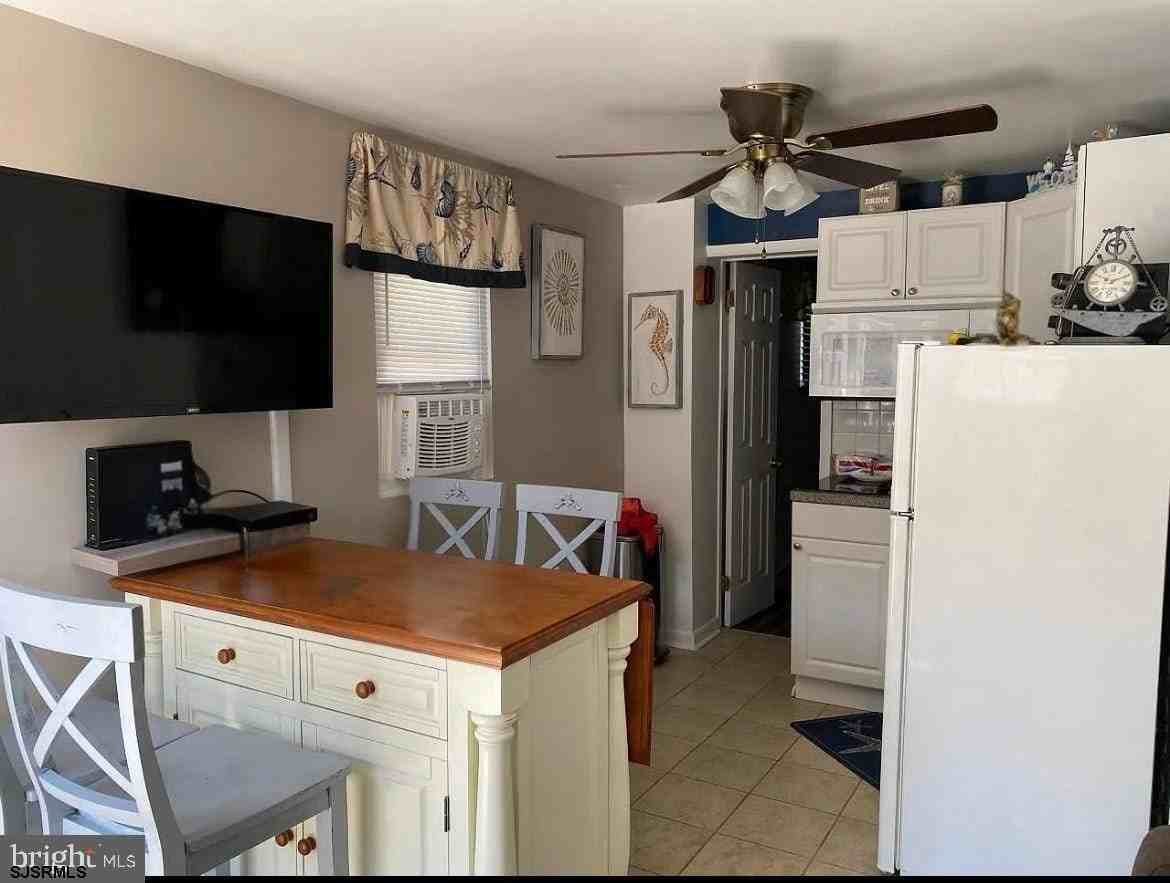 9411 Monmouth Ave #3 - Photo 5 of 8