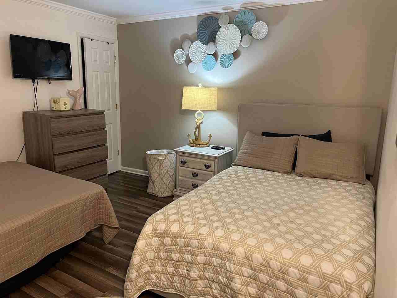 9411 Monmouth Ave #3 - Photo 6 of 8