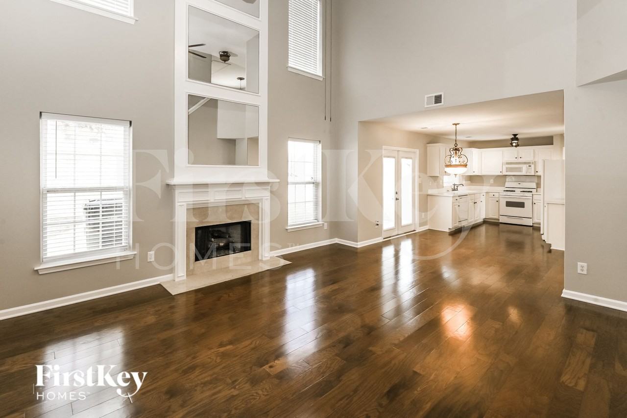 7826 Cafferty Cir - Photo 2 of 15