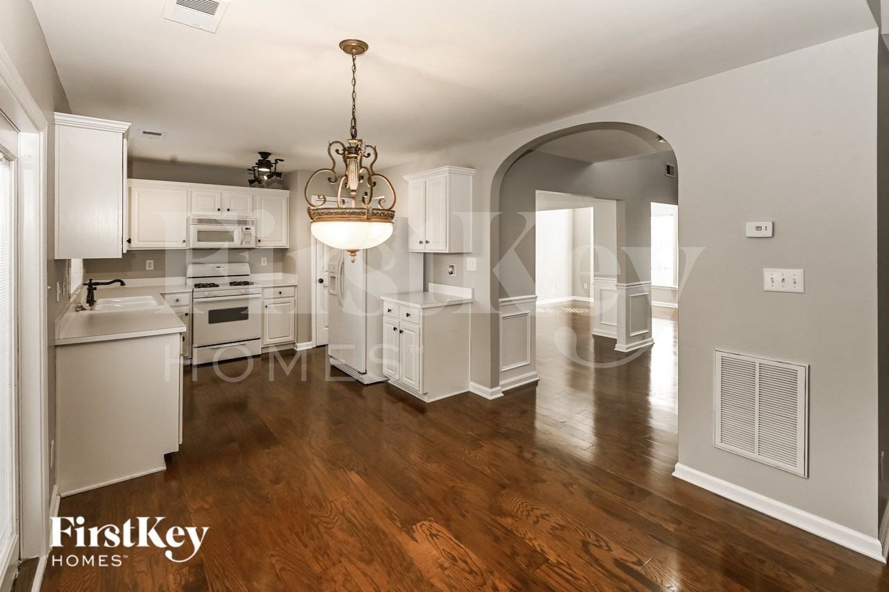 7826 Cafferty Cir - Photo 6 of 15