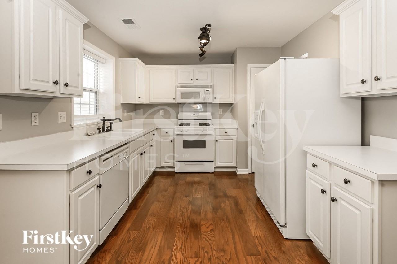 7826 Cafferty Cir - Photo 7 of 15
