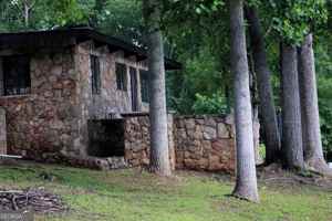 featured image of 415 Walton Rd