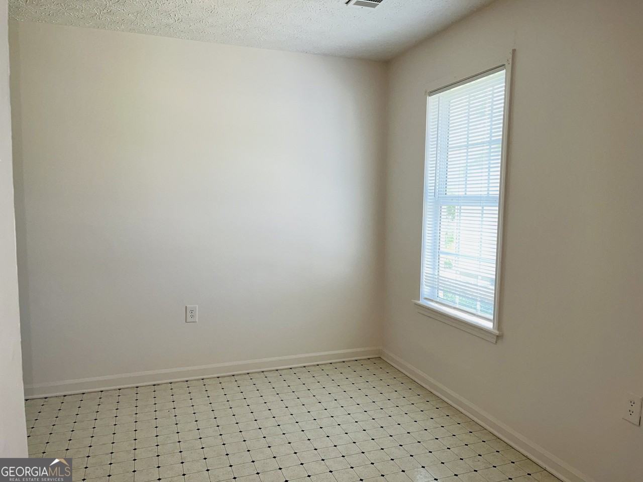 47 Robinson St #40A - Photo 7 of 12
