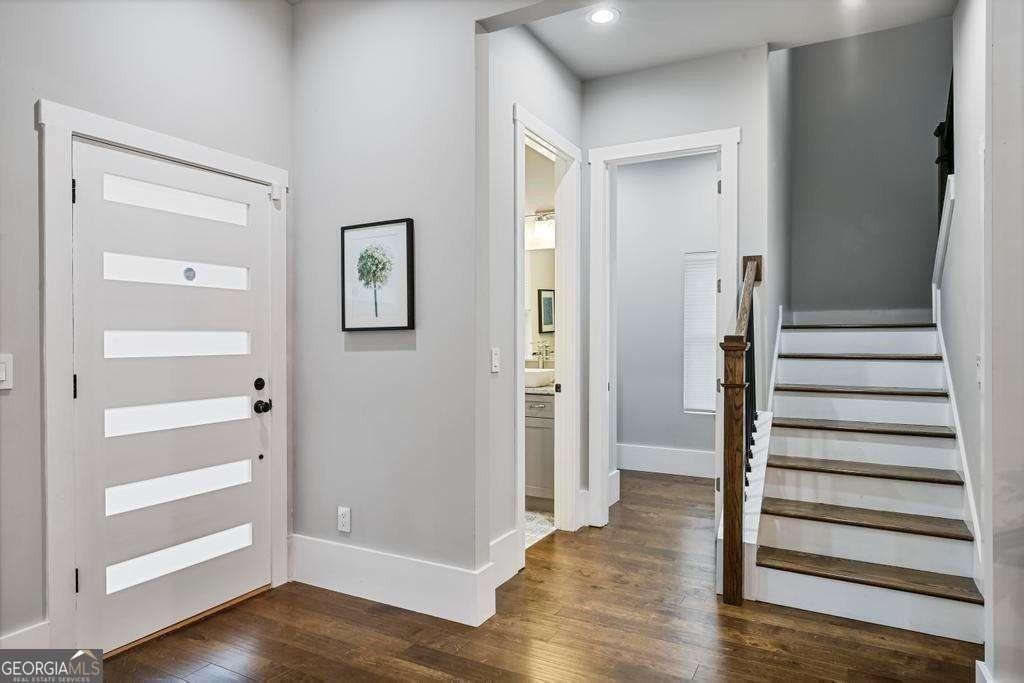 79 Adair Ave Se - Photo 5 of 32