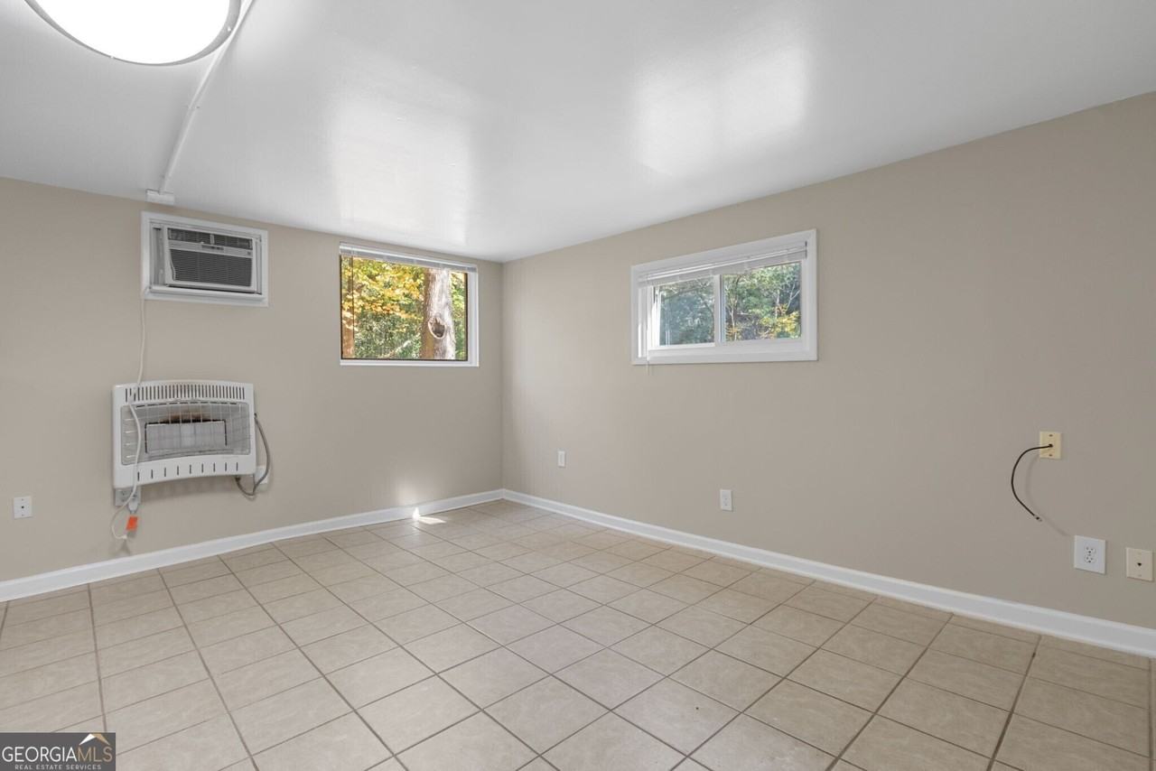 2958 Harcourt Dr - Photo 4 of 11