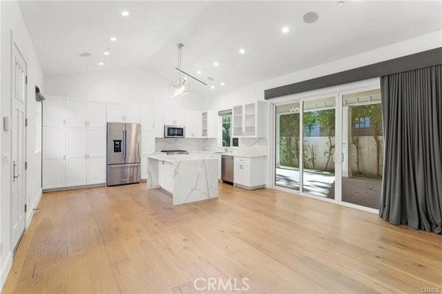 5535 Vanalden Ave - Photo 3 of 8