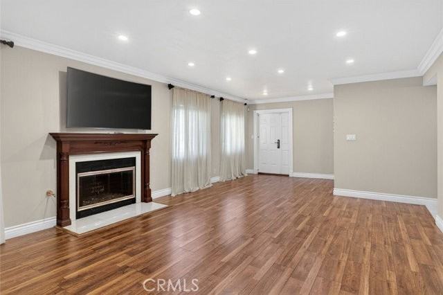10154 Mount Gleason Ave - Photo 2 of 8