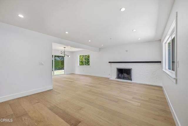 77 Ross Pl - Photo 3 of 8
